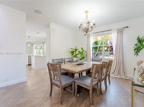 362 Lake Crest Ct, Weston FL 33326