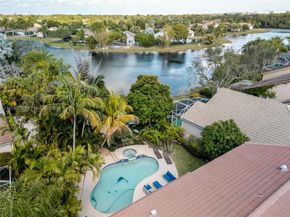 362 Lake Crest Ct, Weston FL 33326