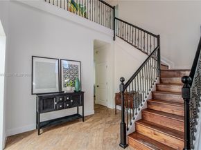 362 Lake Crest Ct, Weston FL 33326