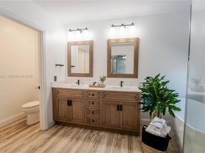 362 Lake Crest Ct, Weston FL 33326