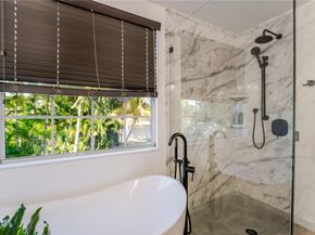 362 Lake Crest Ct, Weston FL 33326