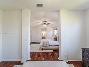 362 Lake Crest Ct, Weston FL 33326