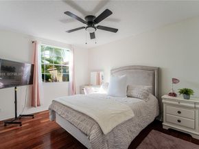 362 Lake Crest Ct, Weston FL 33326