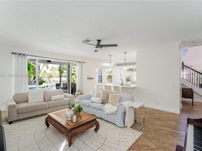 362 Lake Crest Ct, Weston FL 33326