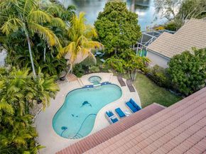 362 Lake Crest Ct, Weston FL 33326