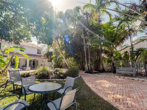 362 Lake Crest Ct, Weston FL 33326