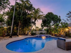 362 Lake Crest Ct, Weston FL 33326