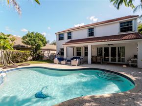 362 Lake Crest Ct, Weston FL 33326
