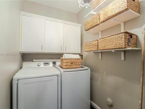 362 Lake Crest Ct, Weston FL 33326