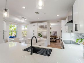 362 Lake Crest Ct, Weston FL 33326