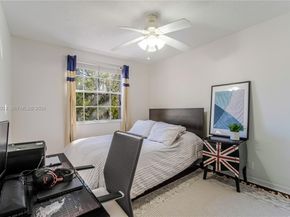 362 Lake Crest Ct, Weston FL 33326