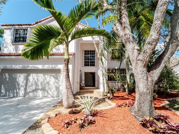 362 Lake Crest Ct, Weston FL 33326