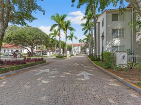 6861 SW 44th St 204, Miami FL 33155