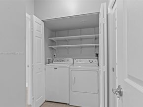 6861 SW 44th St 204, Miami FL 33155