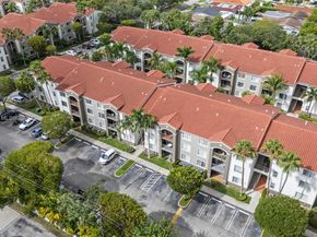 6861 SW 44th St 204, Miami FL 33155