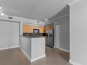 6861 SW 44th St 204, Miami FL 33155