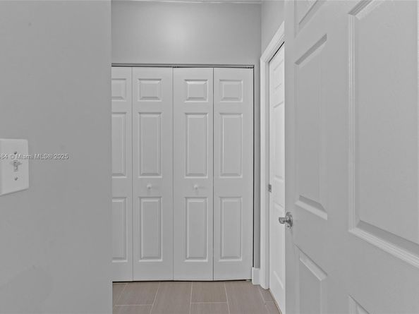 6861 SW 44th St 204, Miami FL 33155