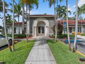 6861 SW 44th St 204, Miami FL 33155