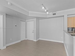 6861 SW 44th St 204, Miami FL 33155