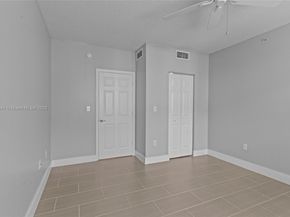 6861 SW 44th St 204, Miami FL 33155