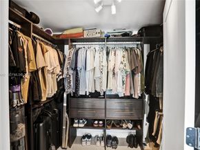 601 NE 27th St 1507, Miami FL 33137