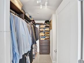 601 NE 27th St 1507, Miami FL 33137