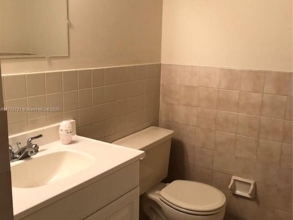 1624 NE 151st St 1624, Miami FL 33162