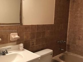 1624 NE 151st St 1624, Miami FL 33162