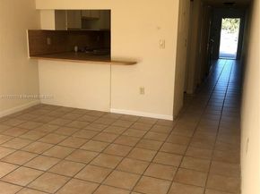 1624 NE 151st St 1624, Miami FL 33162