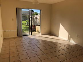 1624 NE 151st St 1624, Miami FL 33162