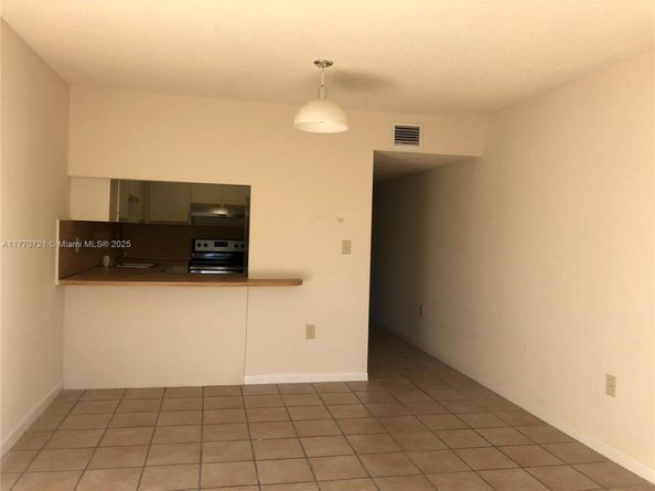 1624 NE 151st St 1624, Miami FL 33162