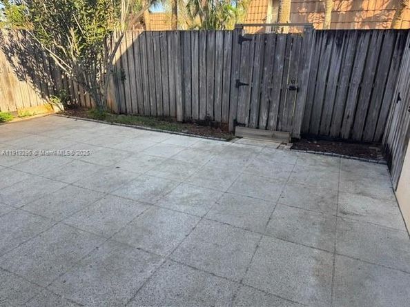 513 Green Springs Place 513, West Palm Beach FL 33409