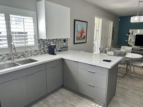1930 NW 171st Ave, Pembroke Pines FL 33028