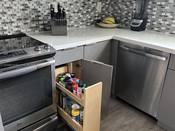 1930 NW 171st Ave, Pembroke Pines FL 33028