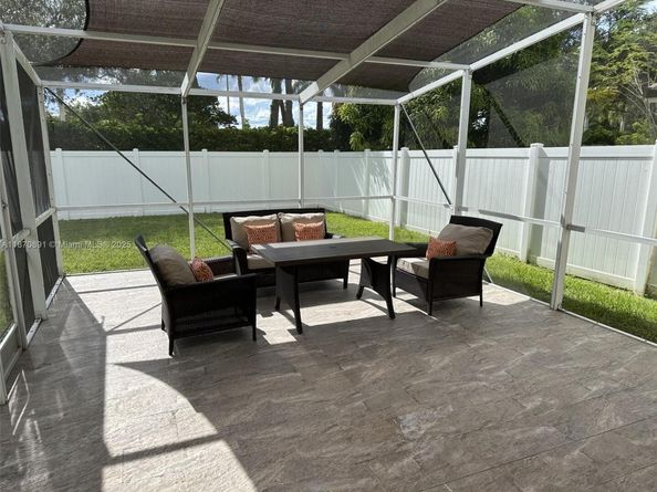 1930 NW 171st Ave, Pembroke Pines FL 33028