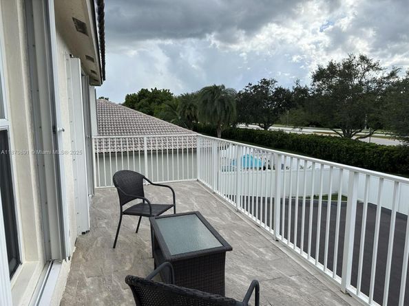 1930 NW 171st Ave, Pembroke Pines FL 33028