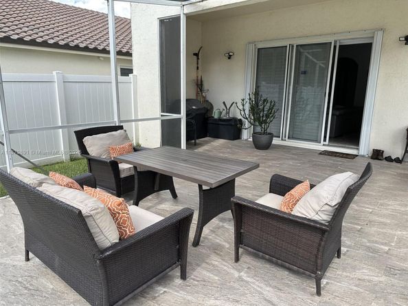 1930 NW 171st Ave, Pembroke Pines FL 33028