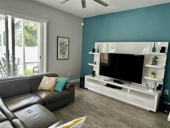 1930 NW 171st Ave, Pembroke Pines FL 33028