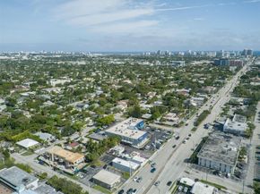 1302 NE 32nd St 2, Oakland Park FL 33334
