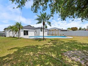 536 NW 7th St, Homestead FL 33030