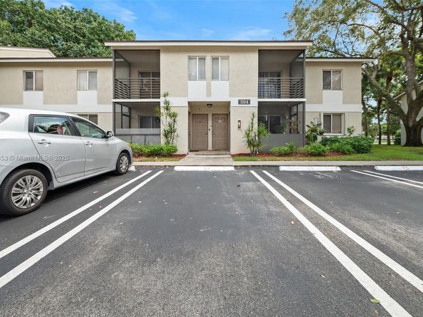 504 Gardens Drive 203, Pompano Beach FL 33069