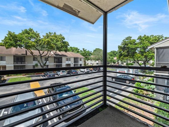 504 Gardens Drive 203, Pompano Beach FL 33069