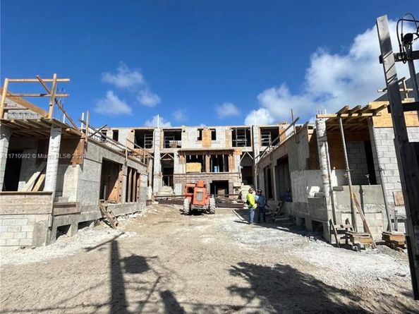 2005 Calais Dr 1, Miami Beach FL 33141