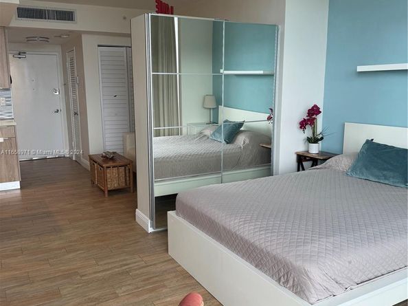 1720 Harrison St 15F, Hollywood FL 33020