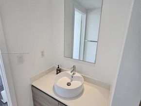 121 NE 34 St 2511, Miami FL 33137