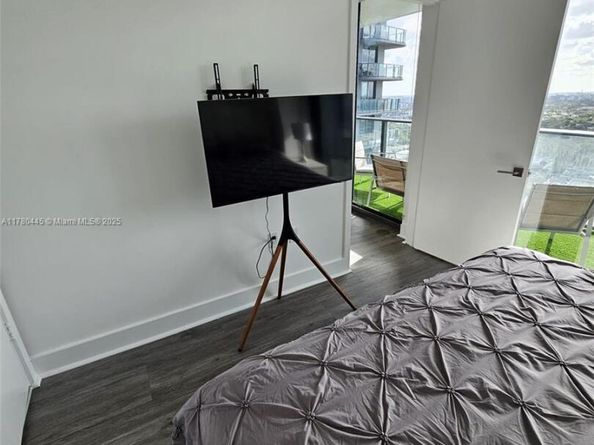 121 NE 34 St 2511, Miami FL 33137
