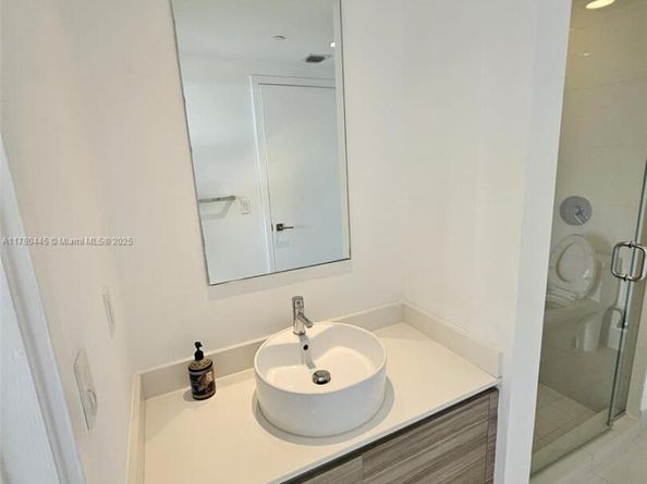 121 NE 34 St 2511, Miami FL 33137