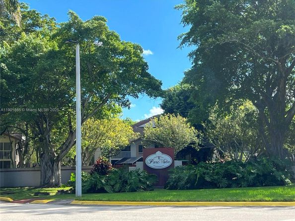 14015 SW 91st Ter 14015, Miami FL 33186