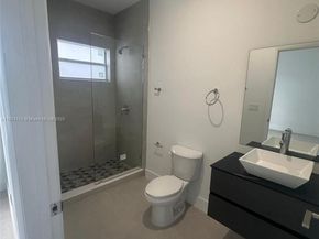 2541 NW 9th St, Fort Lauderdale FL 33311