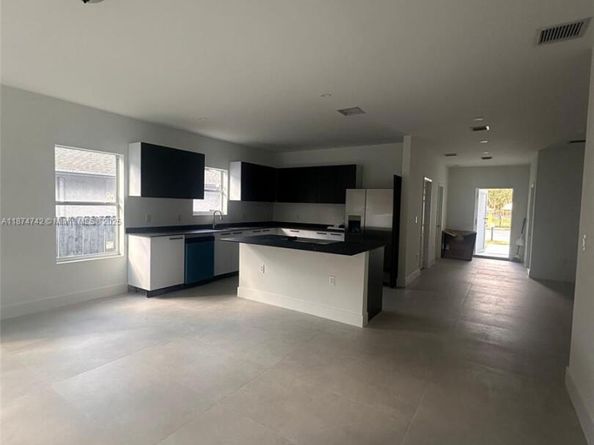 2541 NW 9th St, Fort Lauderdale FL 33311